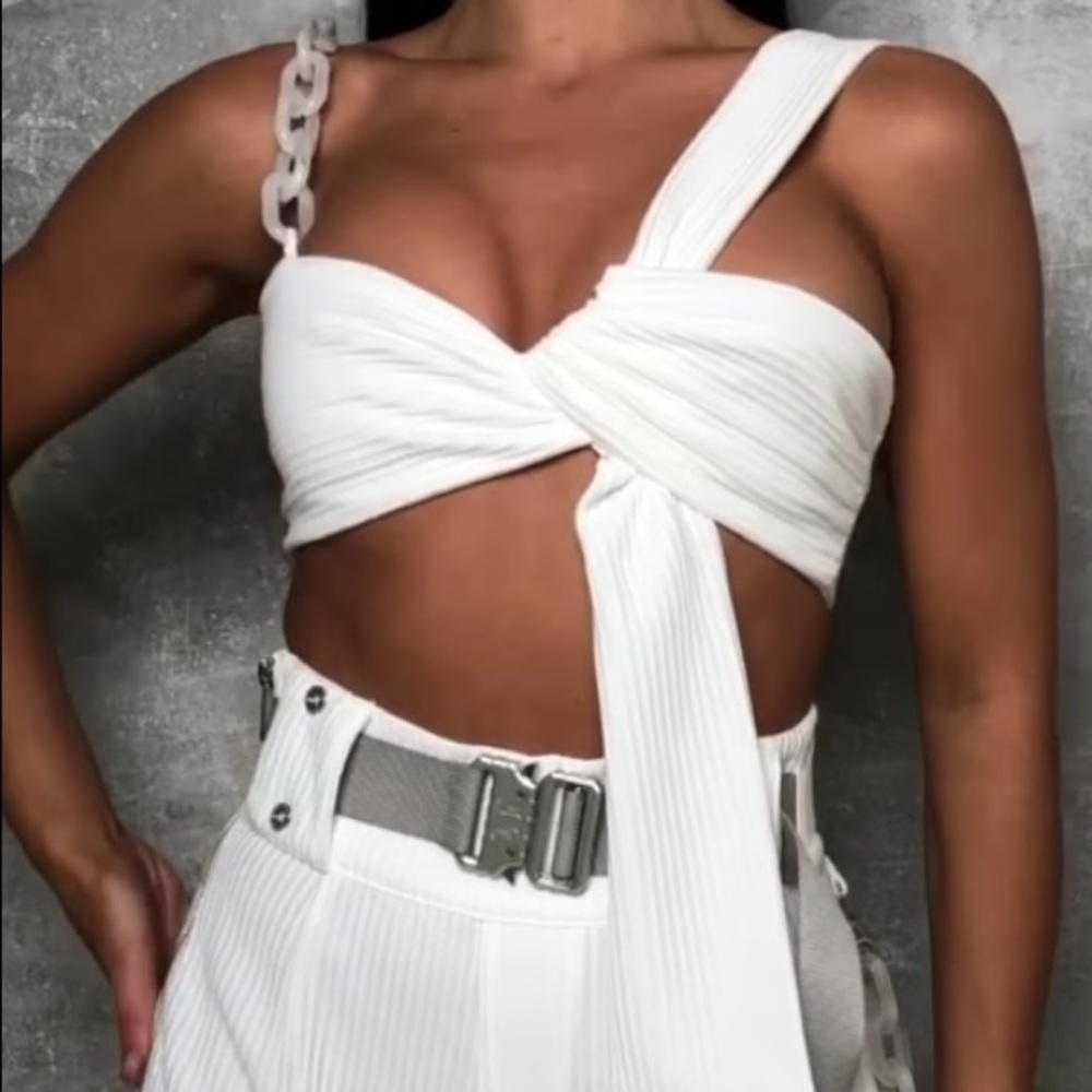 Ribbed Crop top with Chain